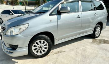 Toyota Innova 2.0E （AT)