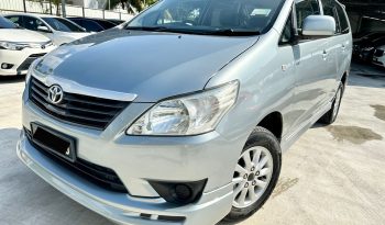 Toyota Innova 2.0E （AT)