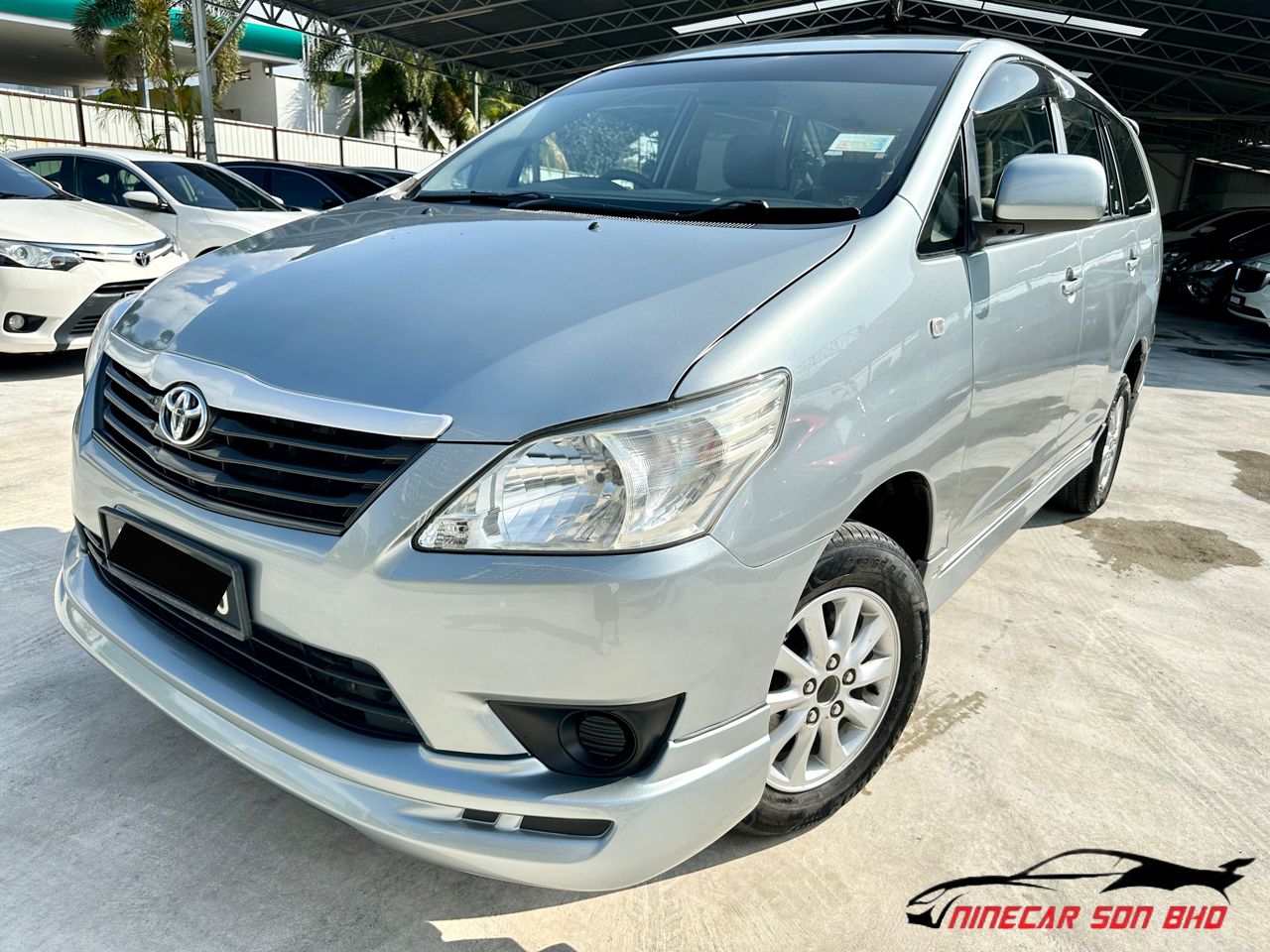 Toyota Innova 2.0E （AT)