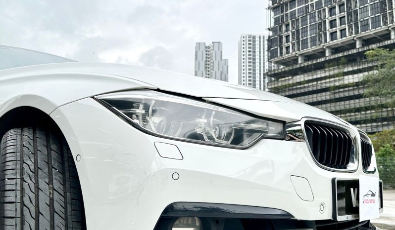 
								BMW 330E full									