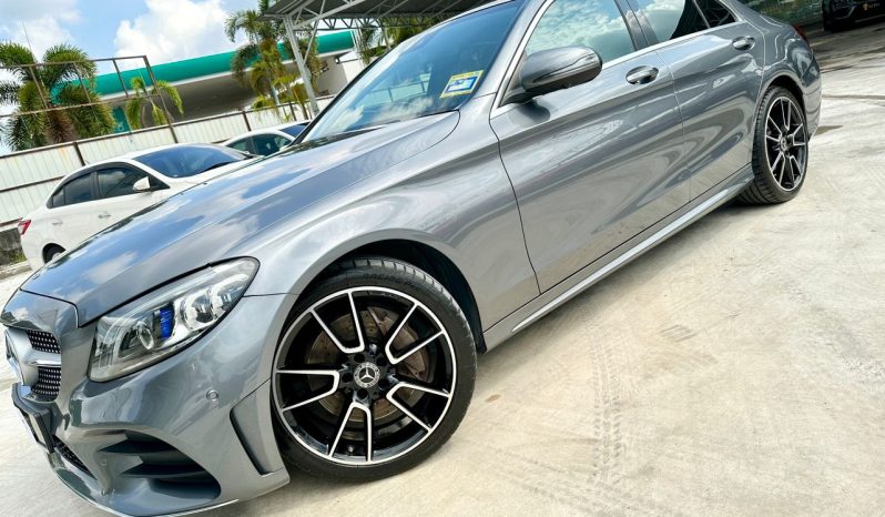 
								Mercedes Benz C300 W205 2.0 AMG full									
