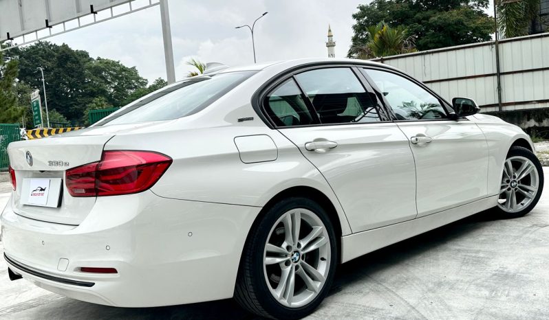 
								BMW 330E full									