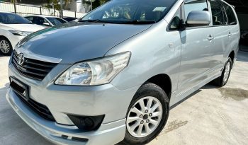 Toyota Innova 2.0E （AT)