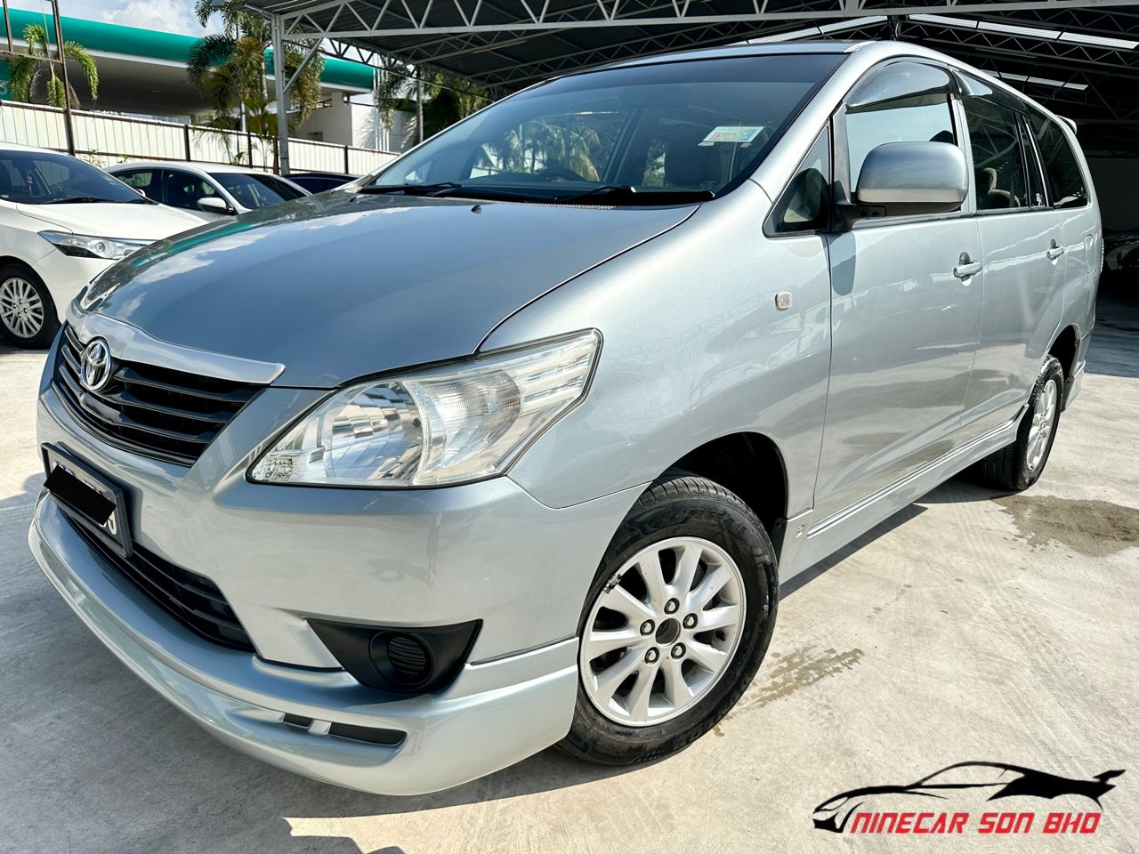 Toyota Innova 2.0E （AT)