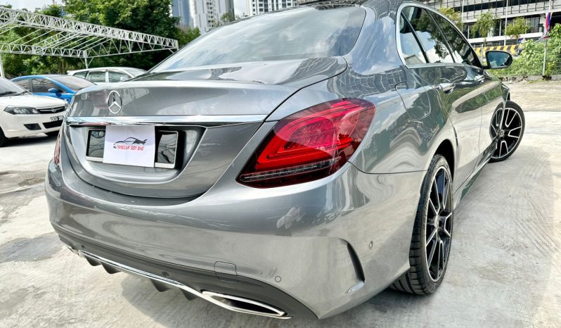 
								Mercedes Benz C300 W205 2.0 AMG full									