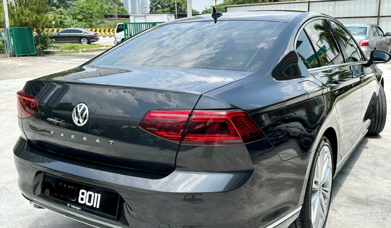 
								Volkswagen Passat R-Line  – (still under warrenty) full									