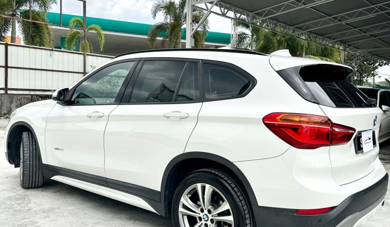 
								BMW X1 sDRIVE20i full									