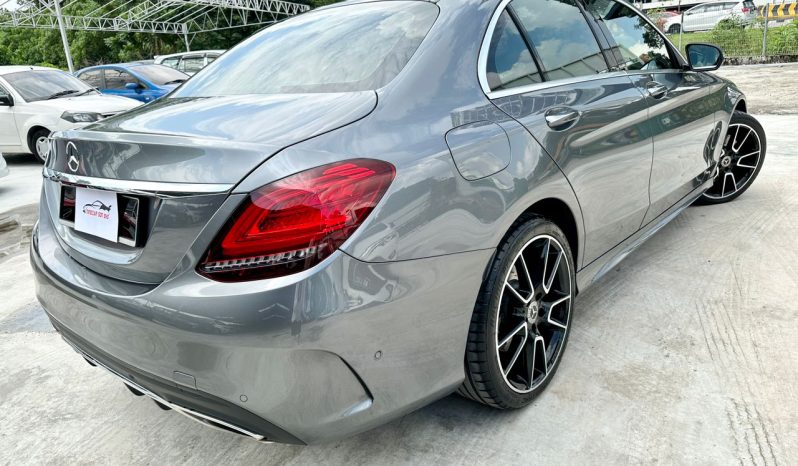 
								Mercedes Benz C300 W205 2.0 AMG full									