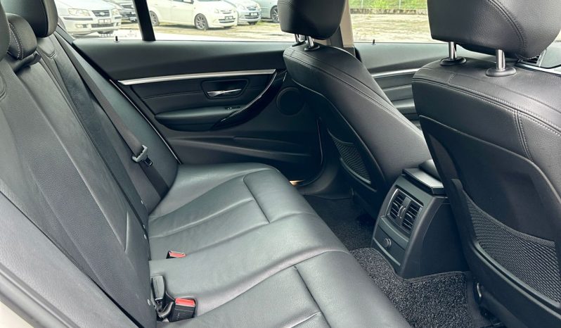
								BMW 330E full									