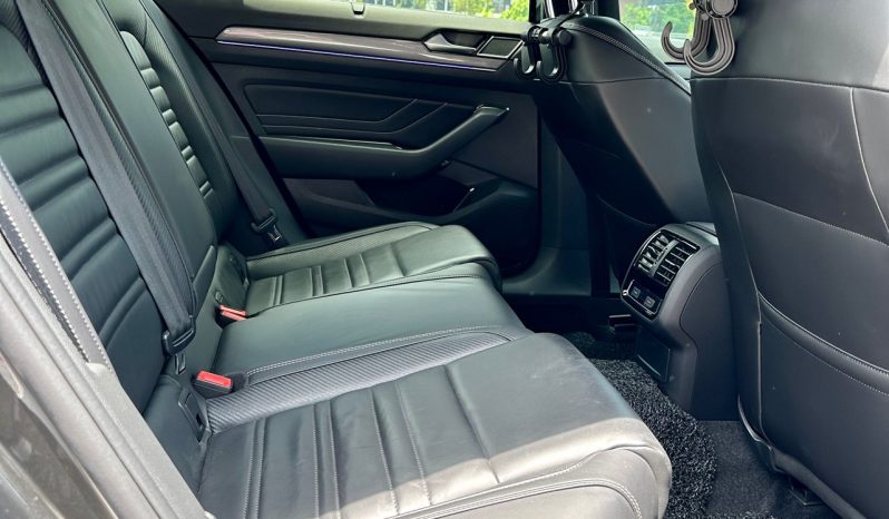 
								Volkswagen Passat R-Line  – (still under warrenty) full									