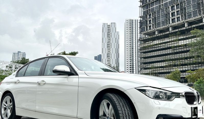 
								BMW 330E full									