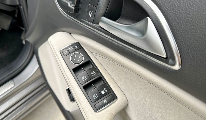 
								Mercedes Benz CLA200 full									