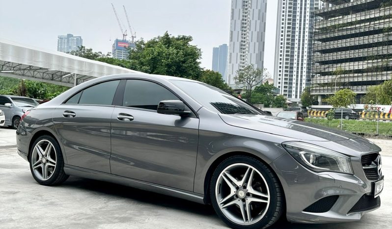 
								Mercedes Benz CLA200 full									
