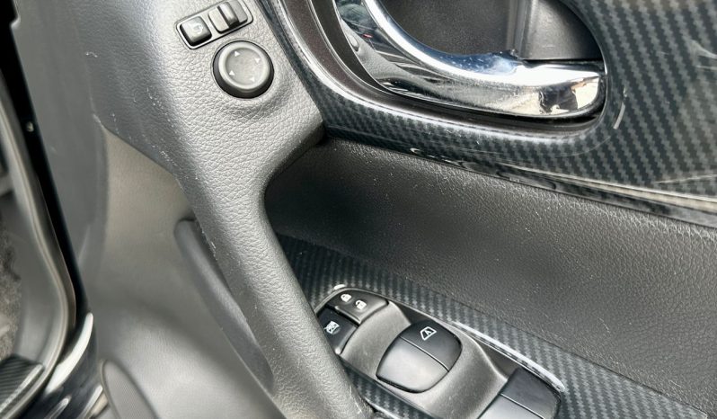 
								Nissan X-Trail 2.0 full									