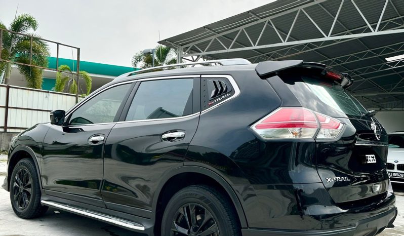 
								Nissan X-Trail 2.0 full									