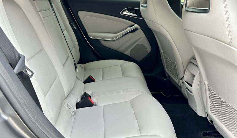 
								Mercedes Benz CLA200 full									