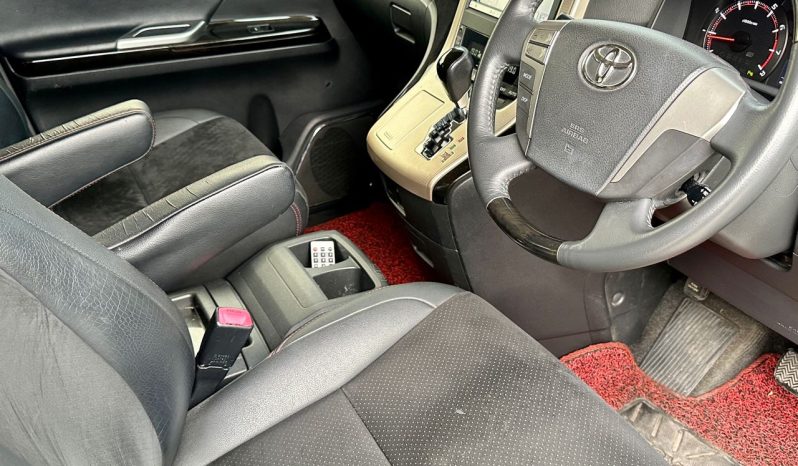 
								TOYOTA VELLFIRE 2.4 GOLDEN EYE full									