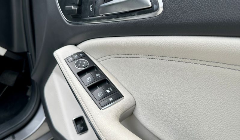 
								Mercedes Benz CLA200 full									