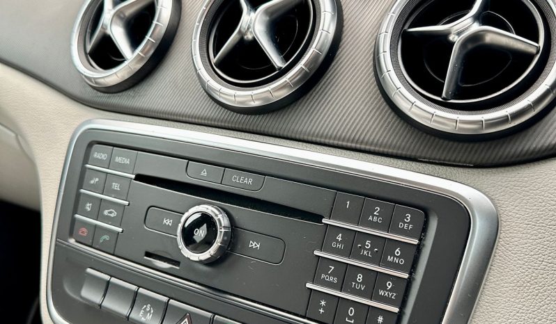 
								Mercedes Benz CLA200 full									