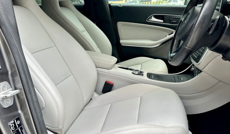 
								Mercedes Benz CLA200 full									