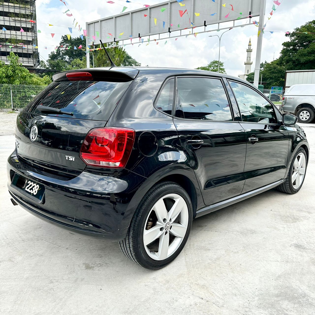 VOLKSWAGEN POLO 1.2
